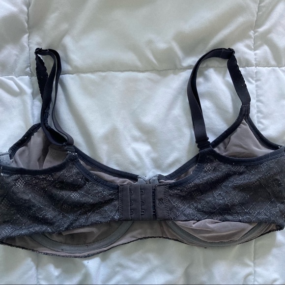 Victoria Secret Unlined Bra - Picture 4 of 4